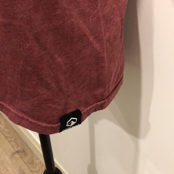 Yukon Built burgundy t-shirt land of the midnight fun SZ L/XL EUC - Picture 3 of 5